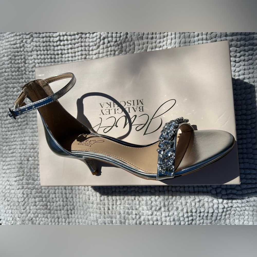 Jewel Badgley Mischka Women’s Dash Silver Heel Sandals Size 6 - Picture 10 of 16